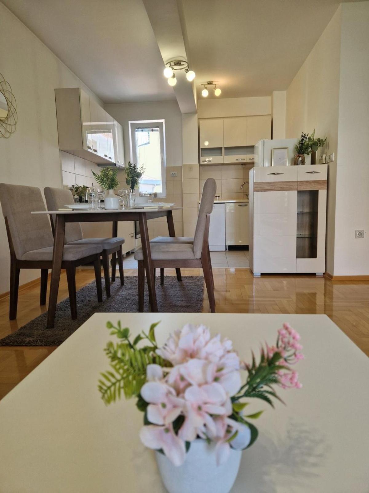 Kamche Lux Apartment Skopje Bagian luar foto